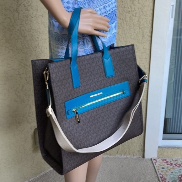 Michael Kors Kenly Large Tote - Picture 14 of 15